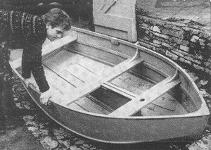 Venturer de Luxe. This is a runabout version of the basic Venturer